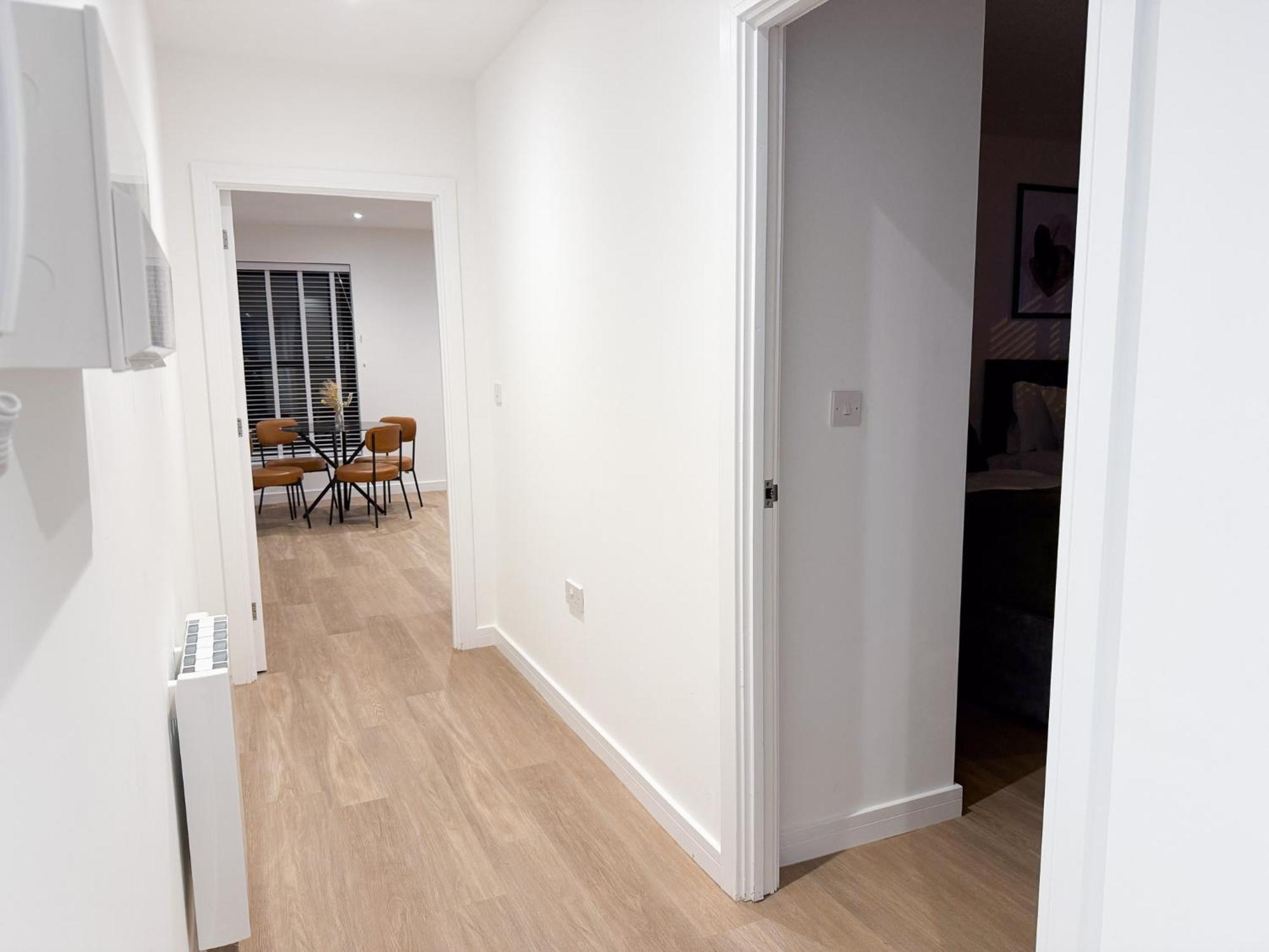 Spacious Modern 1 Bed Apartments In St Neots - Perfect For Contractors & Professionals - Free Parking - Wifi - Fully Equipped Kitchen - Smart Tv Ideal For Work Stays And Long Projects Kültér fotó