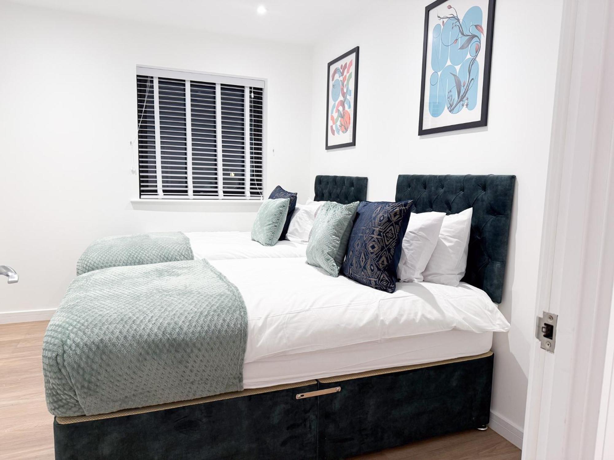Spacious Modern 1 Bed Apartments In St Neots - Perfect For Contractors & Professionals - Free Parking - Wifi - Fully Equipped Kitchen - Smart Tv Ideal For Work Stays And Long Projects Kültér fotó
