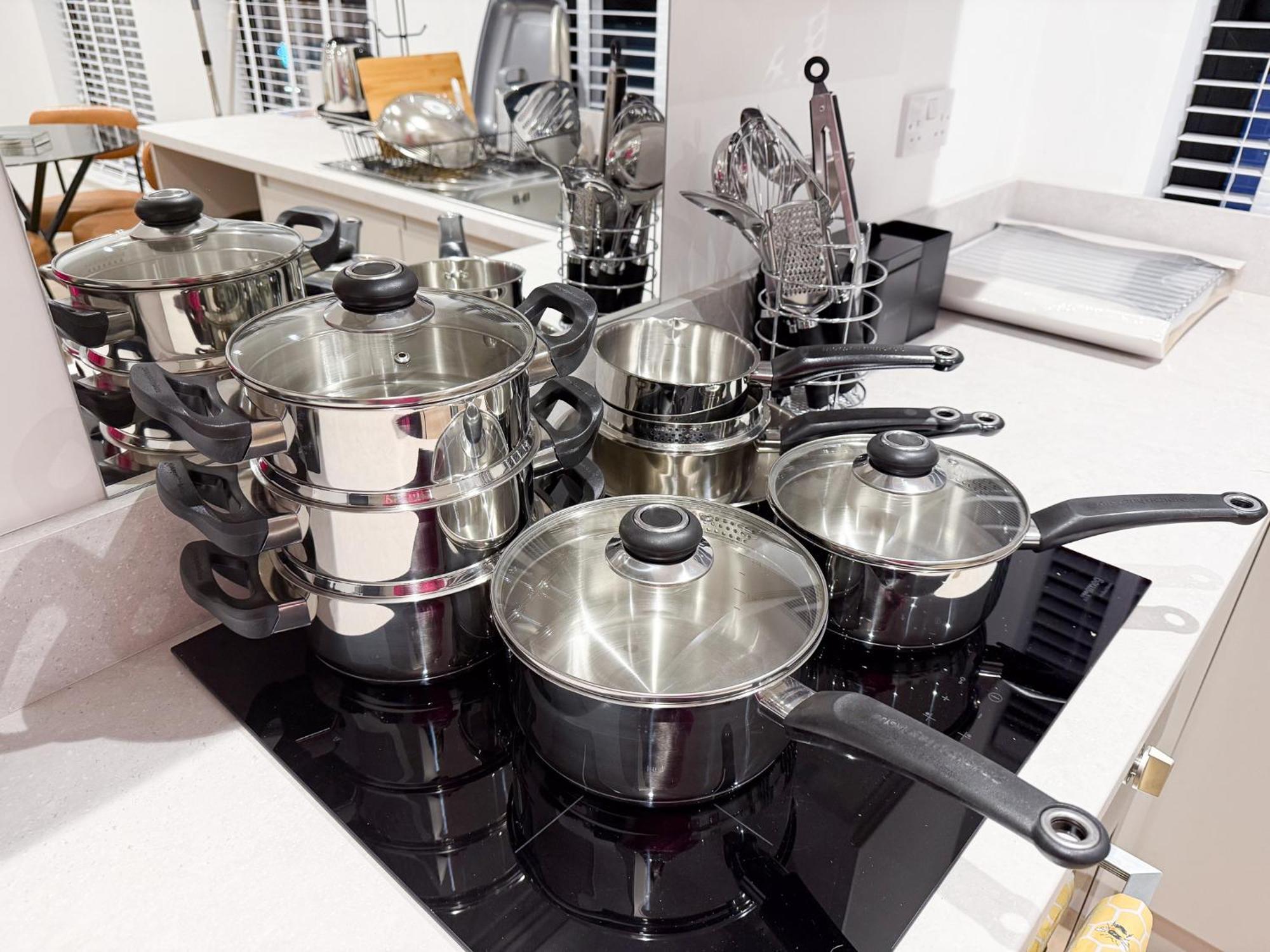 Spacious Modern 1 Bed Apartments In St Neots - Perfect For Contractors & Professionals - Free Parking - Wifi - Fully Equipped Kitchen - Smart Tv Ideal For Work Stays And Long Projects Kültér fotó