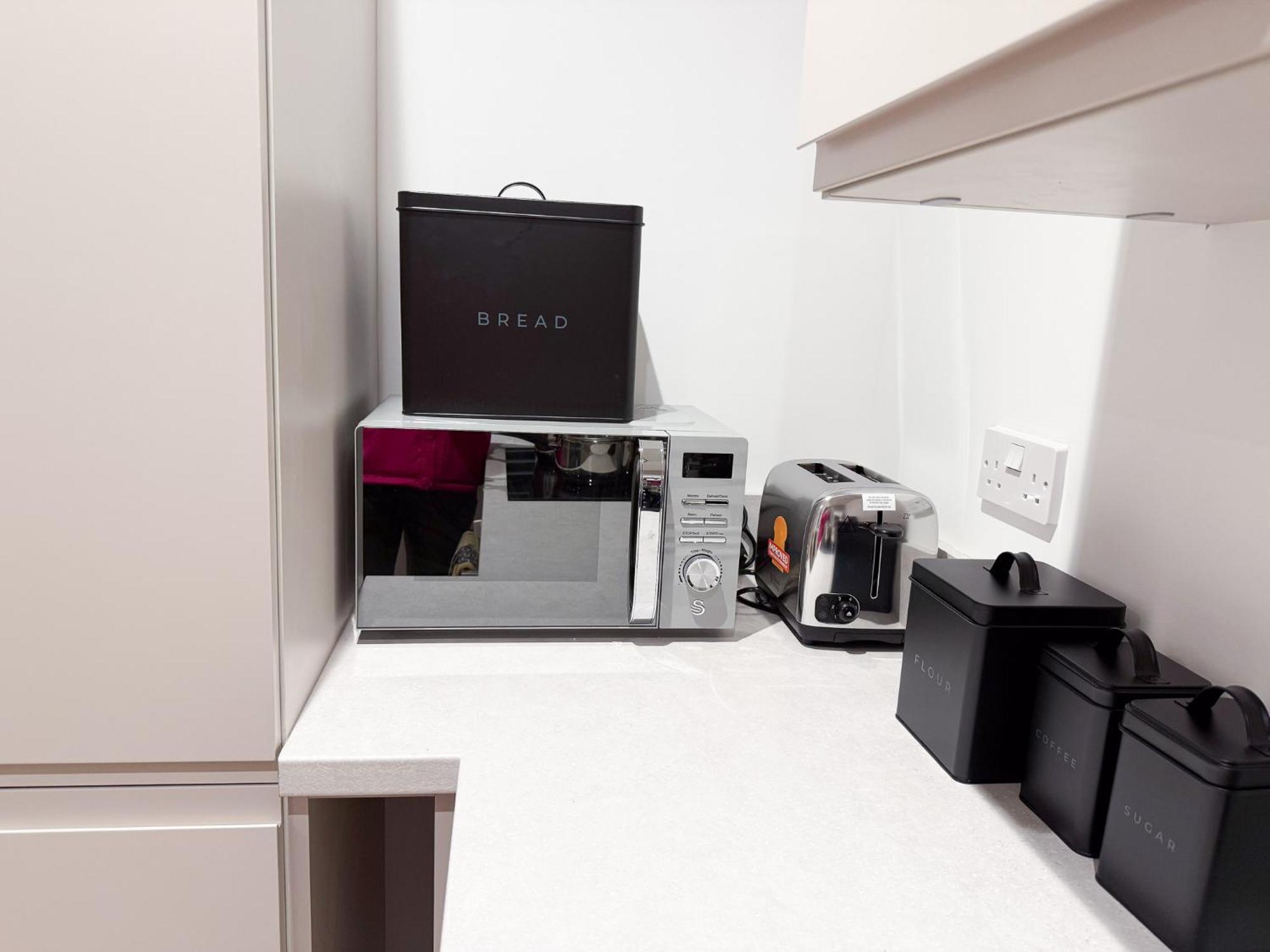 Spacious Modern 1 Bed Apartments In St Neots - Perfect For Contractors & Professionals - Free Parking - Wifi - Fully Equipped Kitchen - Smart Tv Ideal For Work Stays And Long Projects Kültér fotó