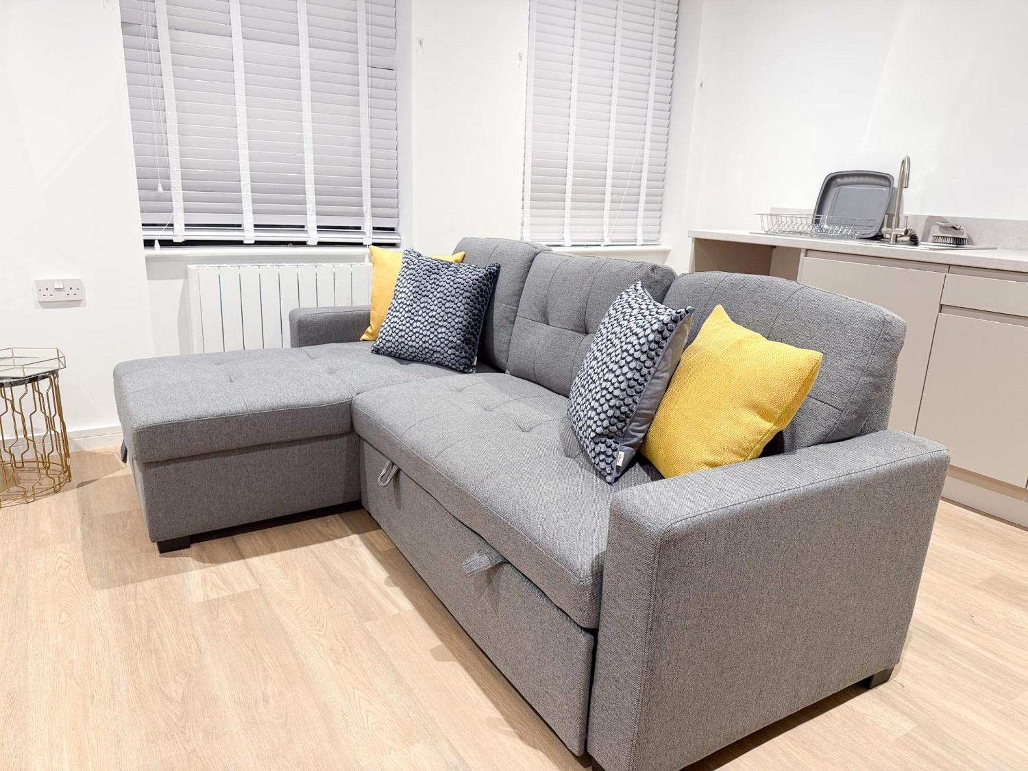 Spacious Modern 1 Bed Apartments In St Neots - Perfect For Contractors & Professionals - Free Parking - Wifi - Fully Equipped Kitchen - Smart Tv Ideal For Work Stays And Long Projects Kültér fotó