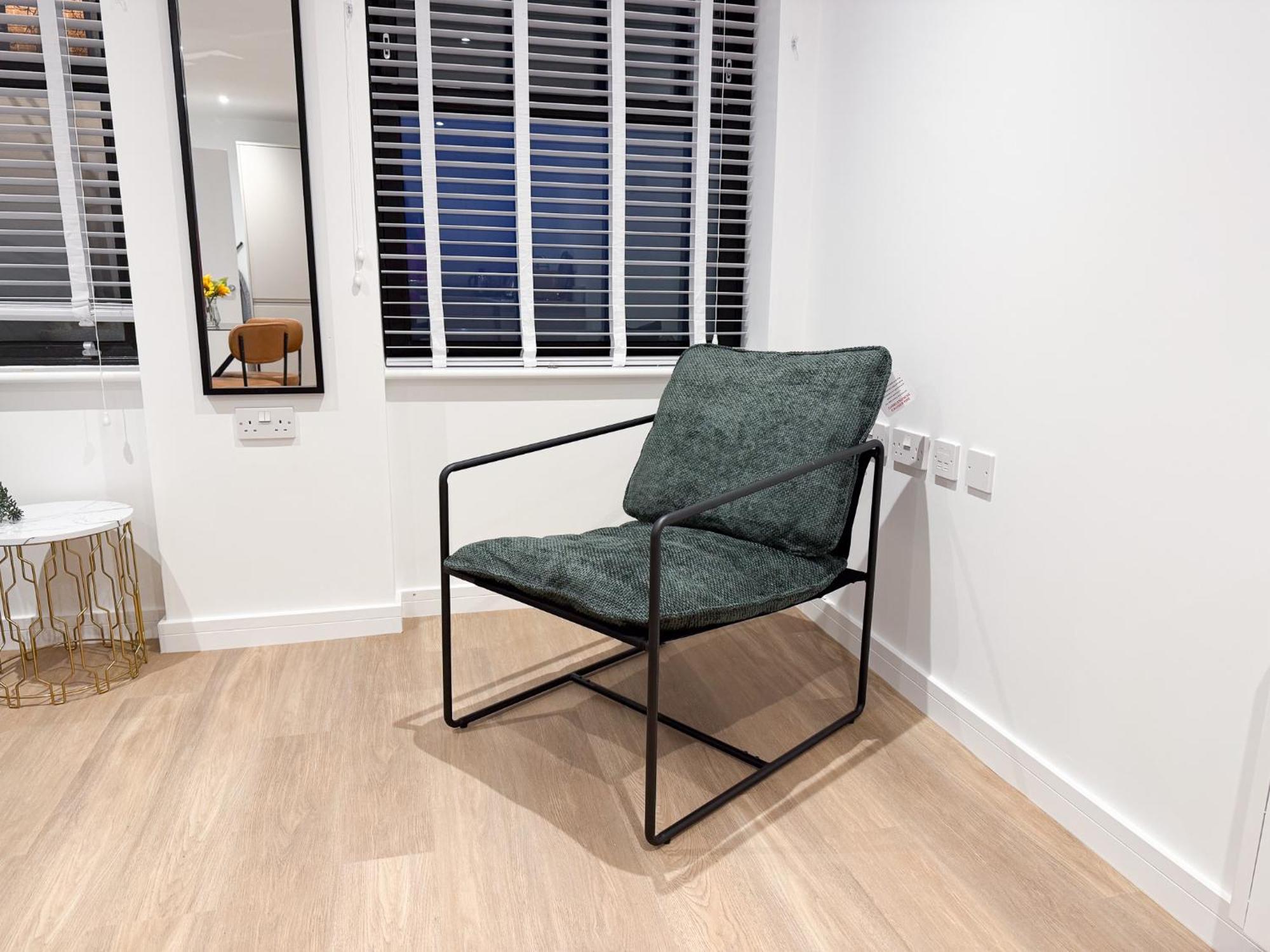Spacious Modern 1 Bed Apartments In St Neots - Perfect For Contractors & Professionals - Free Parking - Wifi - Fully Equipped Kitchen - Smart Tv Ideal For Work Stays And Long Projects Kültér fotó